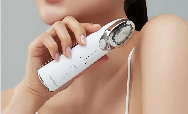 고주파+EMS+갈바닉 다 되는 비프록셀, 피부과 관리 비용 확 줄인 홈케어 비결